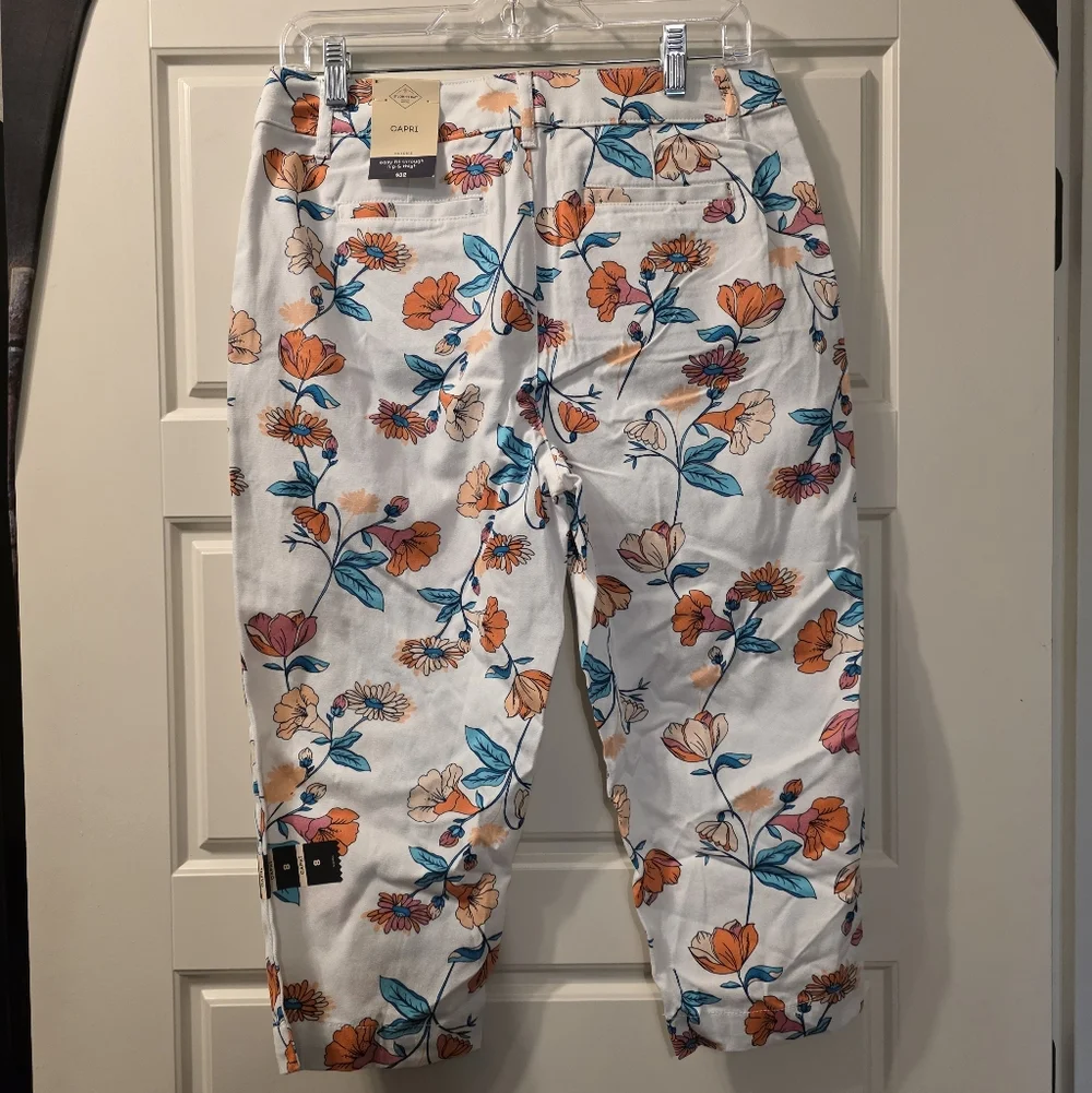 St Johns Bay White Posie Floral Capri Pants - Size 8